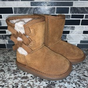 Toddler uggs size 6
